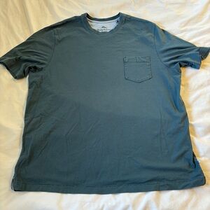 men’s XXL tommy bahama t-shirt